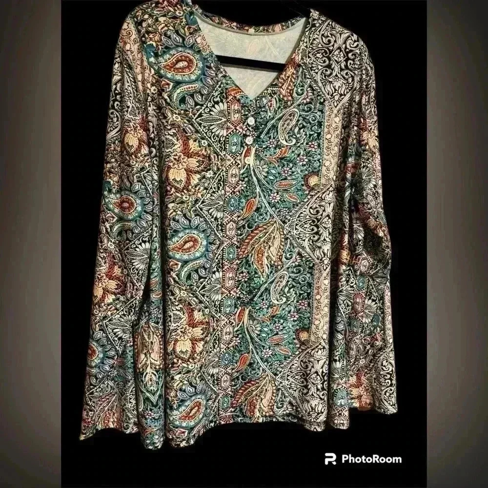 Women’s plus sized top